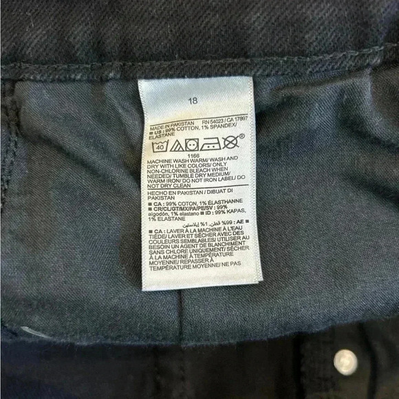 Old navy high rise OG straight black jean shorts in size 18 - Picture 4 of 4